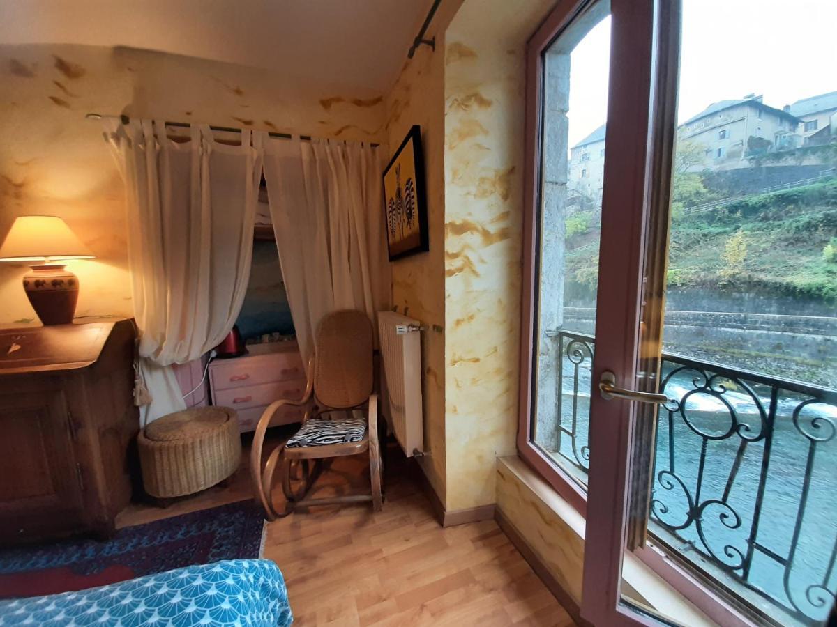 Au Fil De Lods Bed & Breakfast Luaran gambar